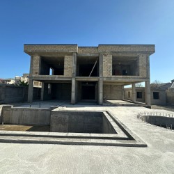 House with Garden, Villa For Sale