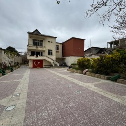 House with Garden, Villa For Rent