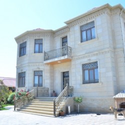 House with Garden, Villa For Sale