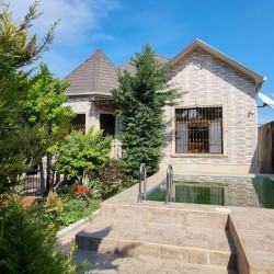 House with Garden, Villa For Sale